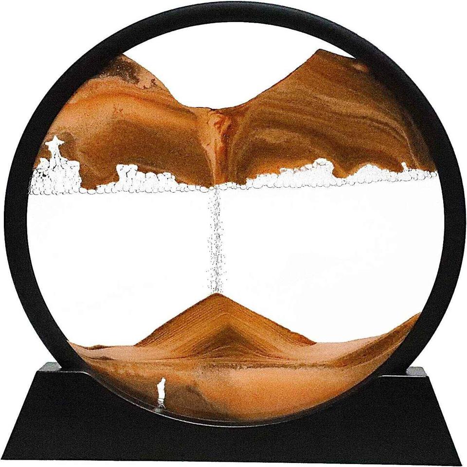 Dynamic Moving Sandscape: Mesmerizing Kinetic Desktop Display